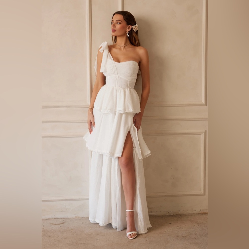 The Grace Dress in White Meringue SIZE 0